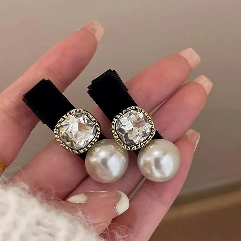 Matte Black Hairpin Vintage Pearl Zircon Bangs Side Clips French Korean Hair Clip for Women Girl Barrettes 2023 Hair Accessories
Matte Black Hairpin Vintage Pearl Zircon Bangs Side Clips French Korean Hair Clip for Women Girl Barrettes 2023 Hair Accessories