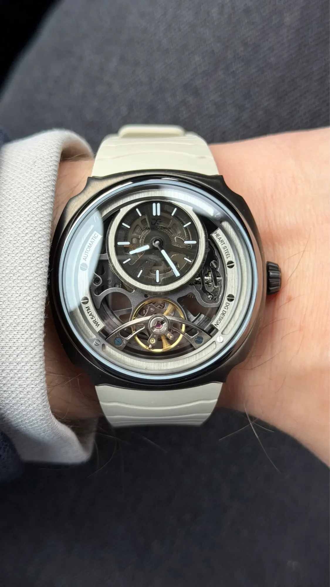 Почувствуйте очарование механических автоматических часов Daniel Gorman, модель 8127, со стильным силиконовым ремешком, водонепроницаемые. Добро пожаловать к заказу!
Почувствуйте очарование механических автоматических часов Daniel Gorman, модель 8127, со стильным силиконовым ремешком, водонепроницаемые. Добро пожаловать к заказу!