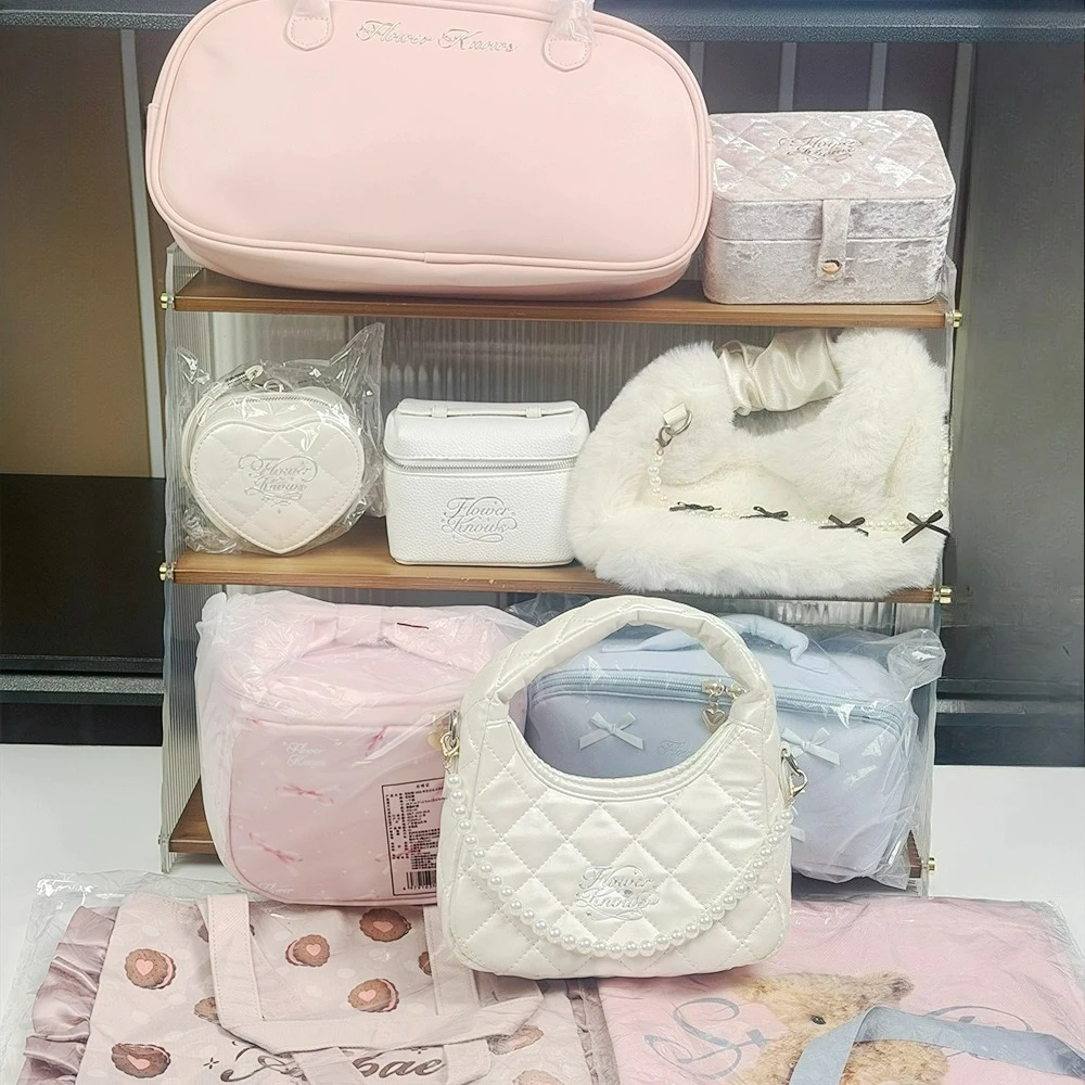 Flower Knows Limited Pink Makeup Bag Large Capacity Velvet Jewelry Box Strawberry Rococo Exquisite Makeup Tool
Flower Knows Limited Pink Makeup Bag Large Capacity Velvet Jewelry Box Strawberry Rococo Exquisite Makeup Tool