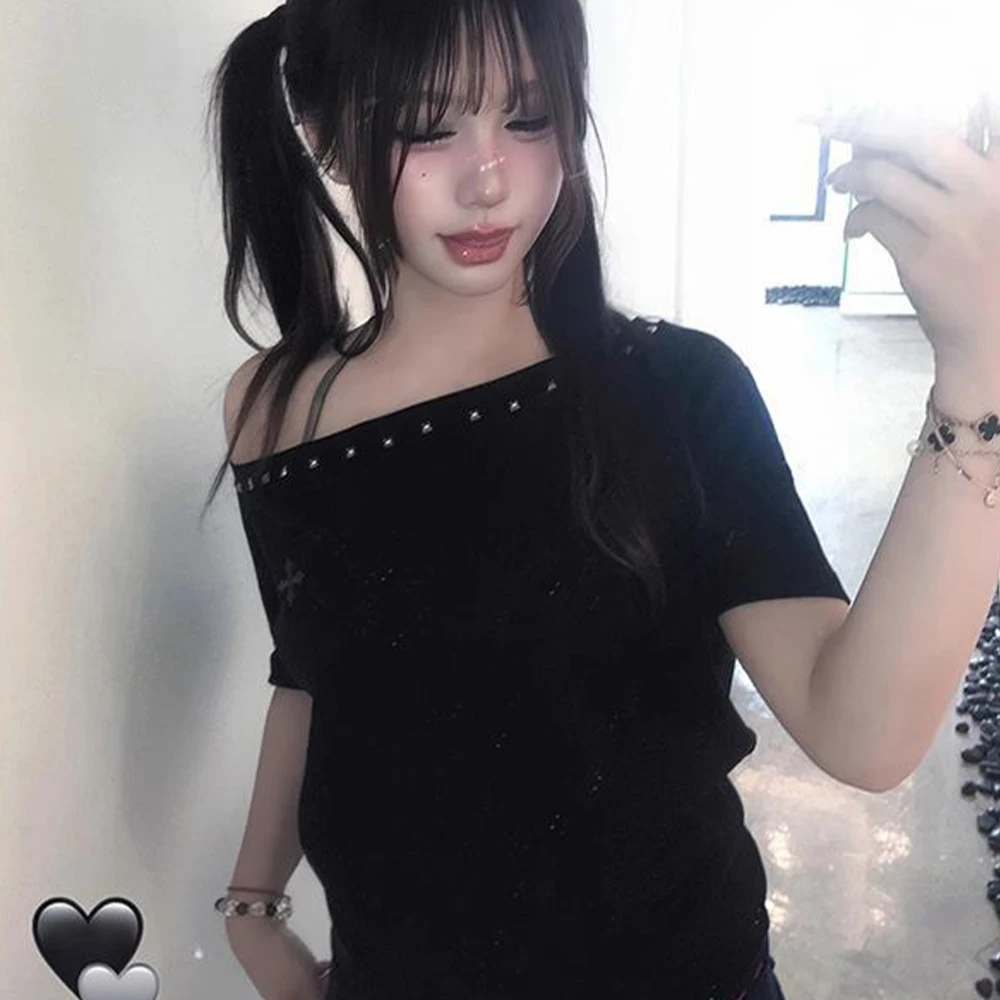 Black Off Shoulder Cross Women's T-Shirt Short Sleeved 2000S Clothing Y2K Summer Top T-Shirt Women's Clothing Fashionable Retro
Black Off Shoulder Cross Women's T-Shirt Short Sleeved 2000S Clothing Y2K Summer Top T-Shirt Women's Clothing Fashionable Retro