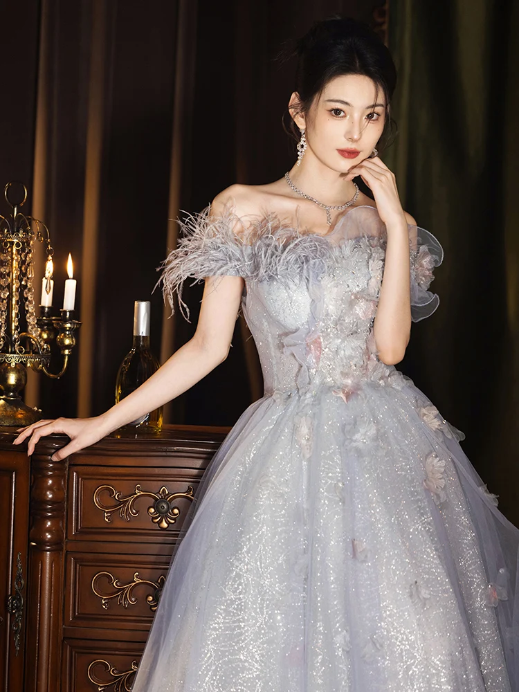 Синее вечернее платье с перьями для женщин, новинка 2025 года, элитное роскошное свадебное платье принцессы с бисером, А-силуэт, для взрослых
Синее вечернее платье с перьями для женщин, новинка 2025 года, элитное роскошное свадебное платье принцессы с бисером, А-силуэт, для взрослых