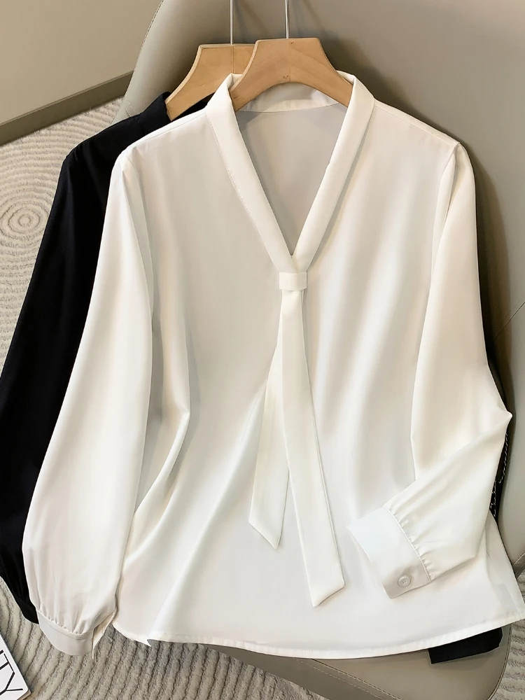 Elegant V-Neck Long Sleeve White Shirt Women's Early Spring plus Size Fluffy Design Slimming Chic Top Korean Style Loose Fit
Elegant V-Neck Long Sleeve White Shirt Women's Early Spring plus Size Fluffy Design Slimming Chic Top Korean Style Loose Fit