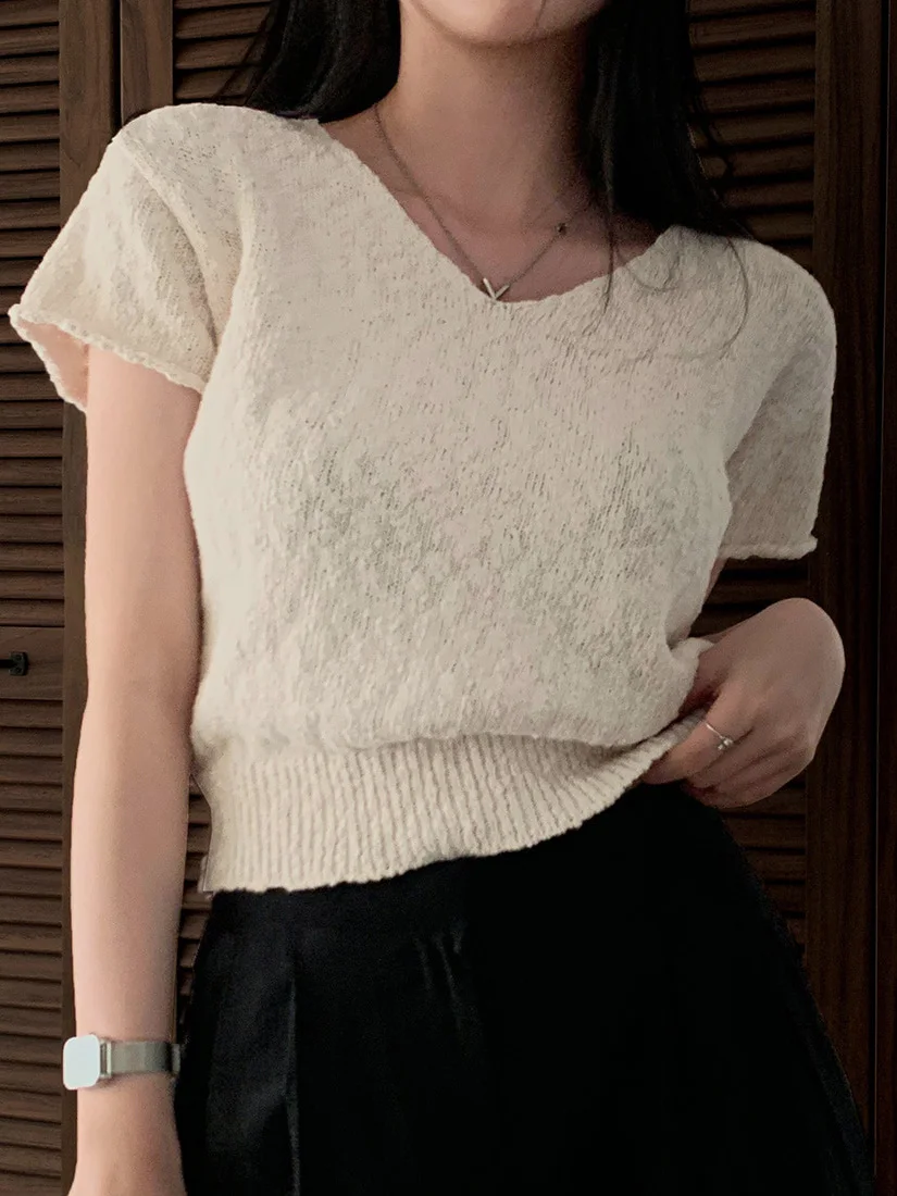 Ele V-Ne ort Sve Texture Thin Knitted Top Women's Summer Faion High-End Versatile Trendy Loose Fit Pullover
Ele V-Ne ort Sve Texture Thin Knitted Top Women's Summer Faion High-End Versatile Trendy Loose Fit Pullover