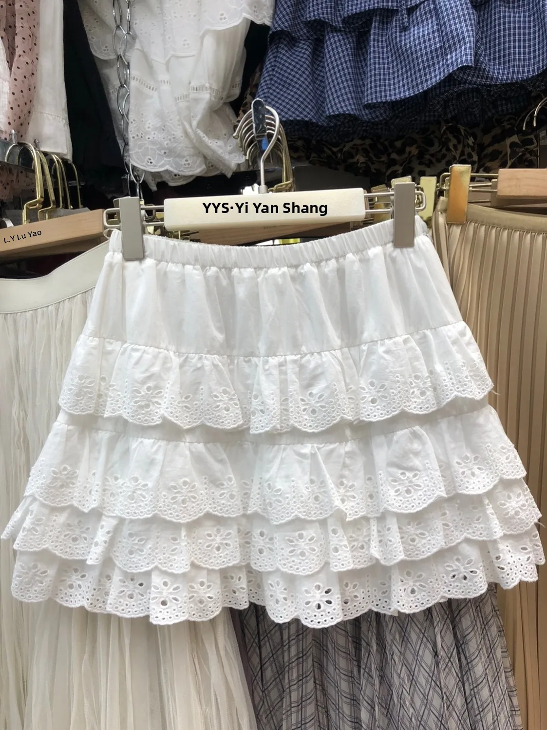 Embroidered Hollow out Lace A-Line Skirt Women's Summer 2026 New High Waist Short Cake Skirt Ladies High Waist Polyester...
Embroidered Hollow out Lace A-Line Skirt Women's Summer 2026 New High Waist Short Cake Skirt Ladies High Waist Polyester...