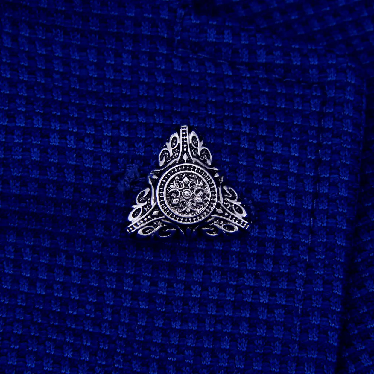 Men's Brooch men's suit Brooch suit corsage brooches button collar pin platinum plated personalized retro woman Business leisure
Men's Brooch men's suit Brooch suit corsage brooches button collar pin platinum plated personalized retro woman Business leisure
