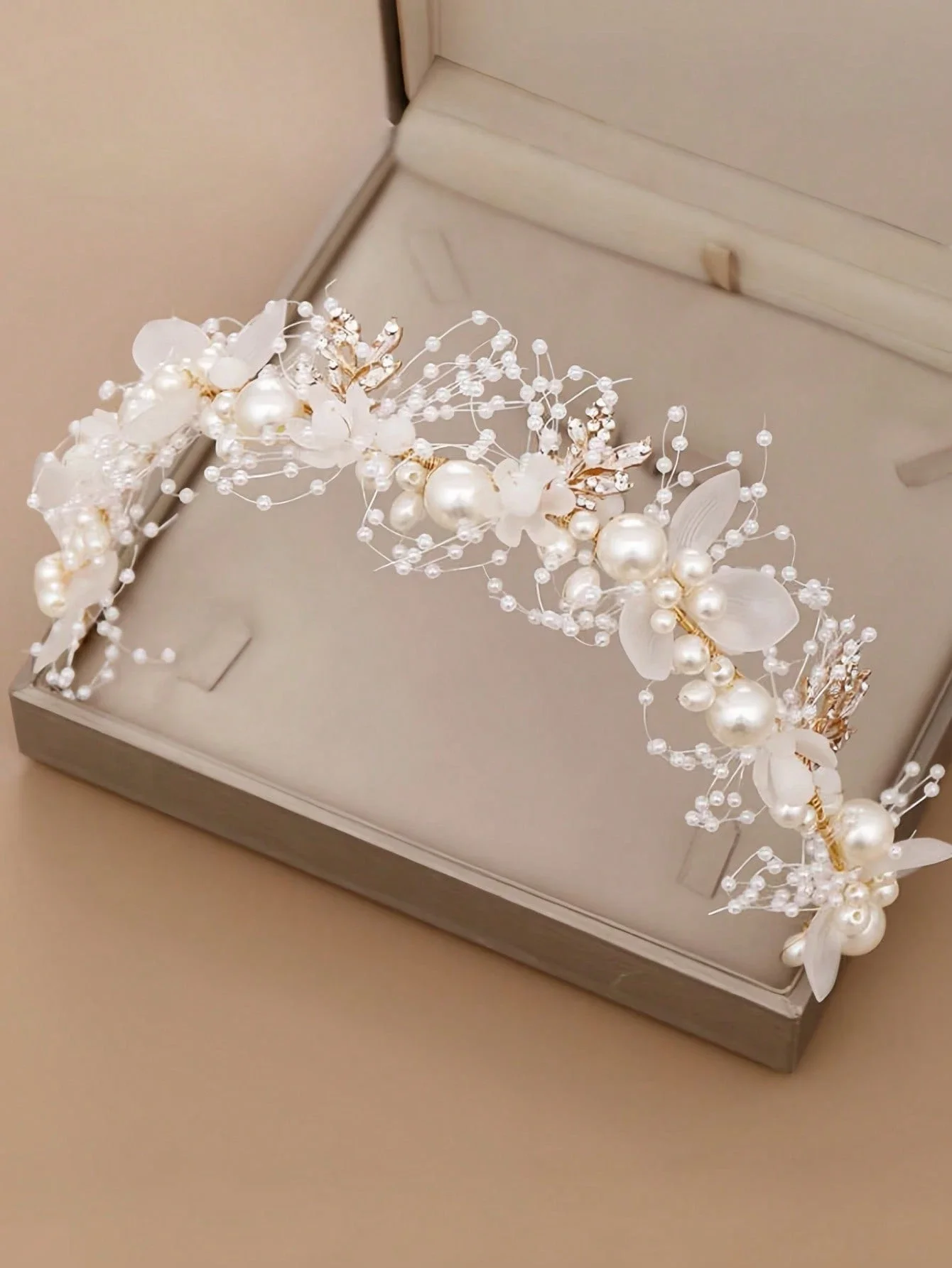 Pearl Flower Headband With Ribbon Handmade Boho Hairpiece For Wedding Party Festival
Pearl Flower Headband With Ribbon Handmade Boho Hairpiece For Wedding Party Festival