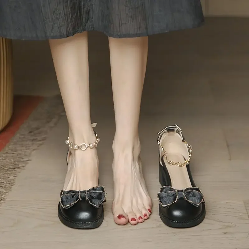 Round Toe Tip Block Heel Sandals for Women Pvc 2025 Luxury New Breathable Fashion Anti Slip Hot On Sale Designer Vip Woman Shoes
Round Toe Tip Block Heel Sandals for Women Pvc 2025 Luxury New Breathable Fashion Anti Slip Hot On Sale Designer Vip Woman Shoes