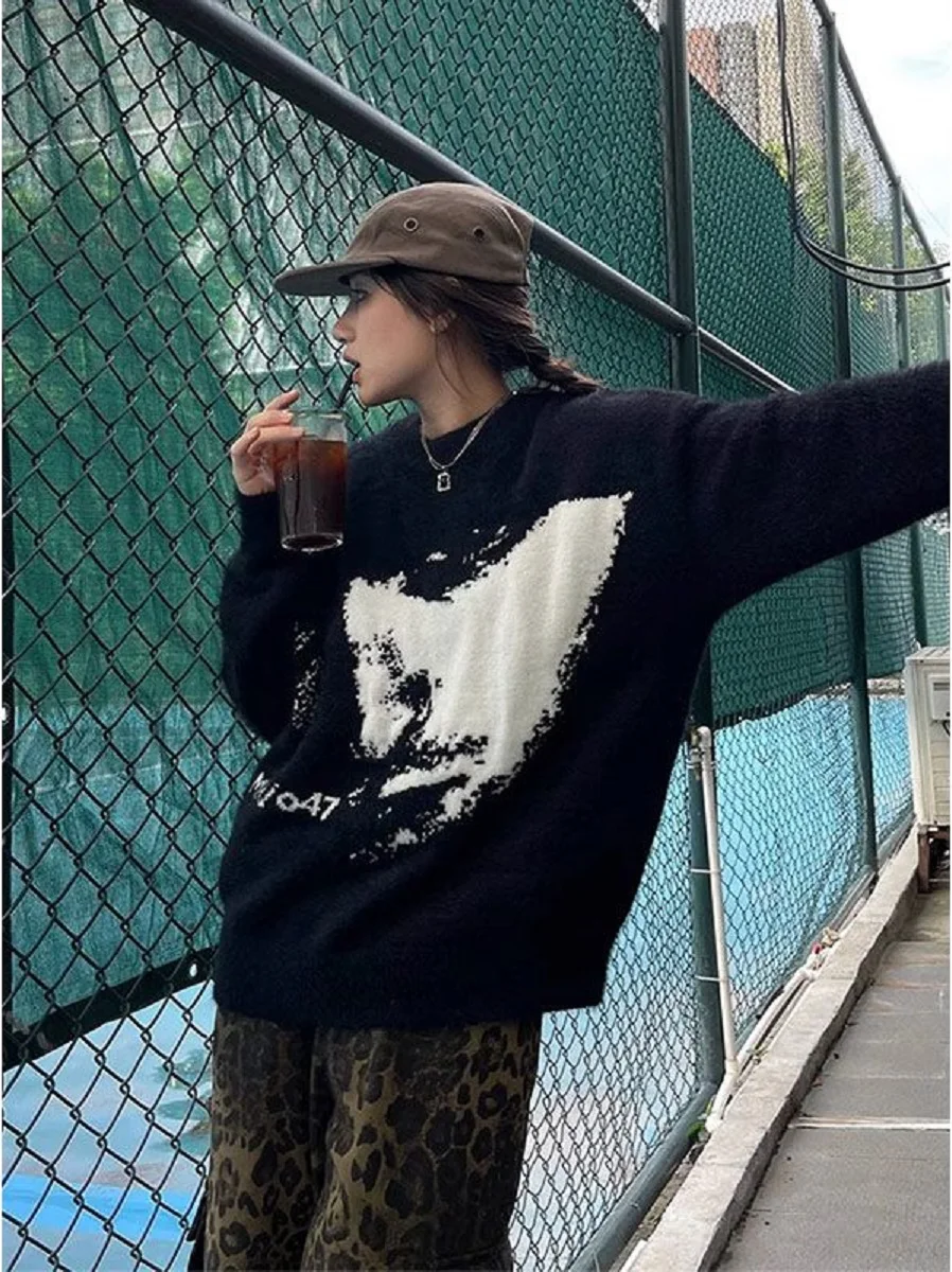 American high street contrasting color lazy round neck sweater women autumn winter street casual niche design long-sleeved top
American high street contrasting color lazy round neck sweater women autumn winter street casual niche design long-sleeved top