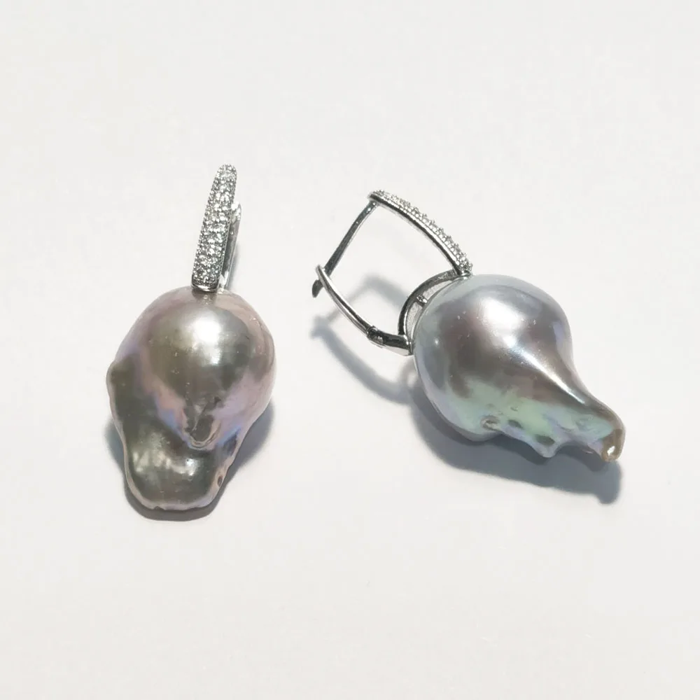 MTC·STAR 15x20mm Gray Baroque Keshi Pearl Zircon CZ Dangle Earring (Z14468)
MTC·STAR 15x20mm Gray Baroque Keshi Pearl Zircon CZ Dangle Earring (Z14468)