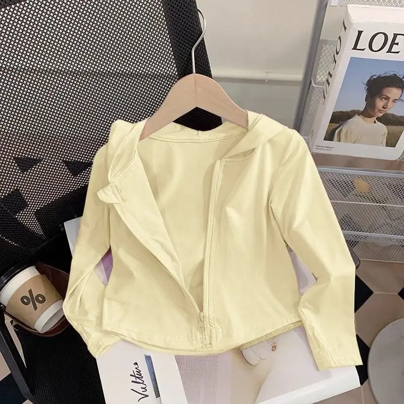 Children's Hooded UV Protective Jacket Summer Thin Ice Silk Breathable Coat New Girls' Cardigan Top Kids Baby Sunscreen Clothes
Children's Hooded UV Protective Jacket Summer Thin Ice Silk Breathable Coat New Girls' Cardigan Top Kids Baby Sunscreen Clothes