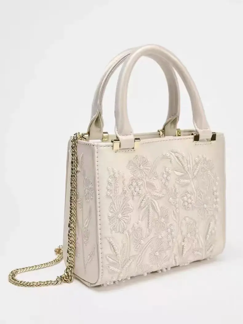 Elegant Silk Satin Women's Handbag Pearl Decorated Hard Fashionable Versatile Shoulder Bag Square Shape Lock Buckle Clo...
Elegant Silk Satin Women's Handbag Pearl Decorated Hard Fashionable Versatile Shoulder Bag Square Shape Lock Buckle Clo...