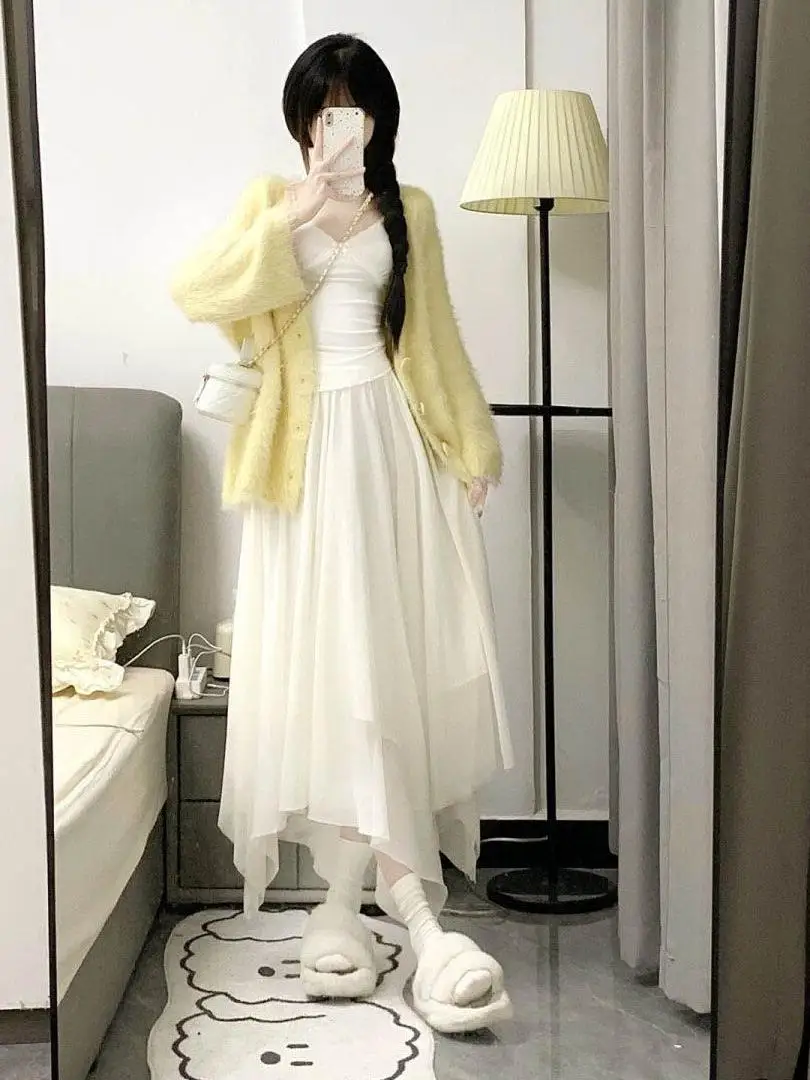 Spring Women's Soft Style Korean System Cardigan Sweater Set Long Sleeve Polyester Three-Piece Set Half-length Skirt Top
Spring Women's Soft Style Korean System Cardigan Sweater Set Long Sleeve Polyester Three-Piece Set Half-length Skirt Top