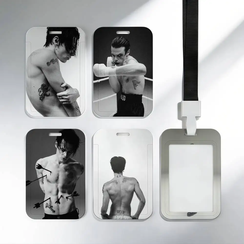 Чехол-держатель для карт Yungblud Idols: для студенческих, детских, проездных и ID-карт, с ремешком
Чехол-держатель для карт Yungblud Idols: для студенческих, детских, проездных и ID-карт, с ремешком