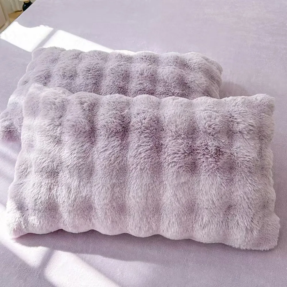 2pcs Solid Color Fluffy Fur Pillowcase Thickened Warm Sleep Pillowcase Rectangular Stain-resistant Pillow Cover Dormitory
2pcs Solid Color Fluffy Fur Pillowcase Thickened Warm Sleep Pillowcase Rectangular Stain-resistant Pillow Cover Dormitory