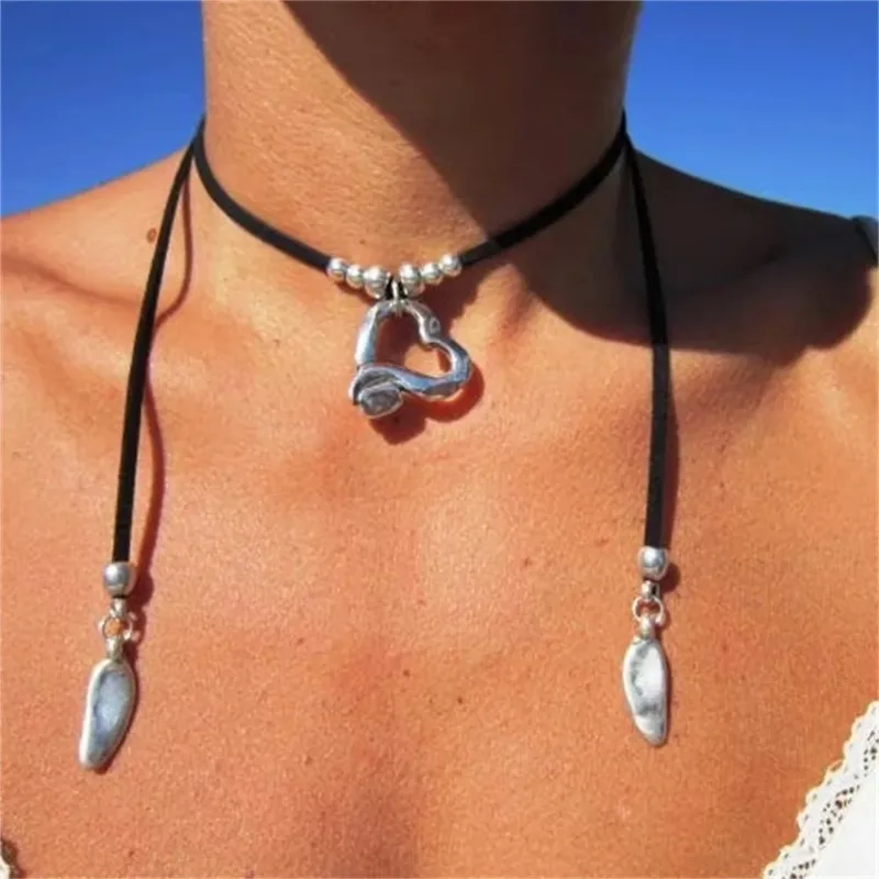 Vintage Ethnic Style Heart-shaped Leaf Multi-layer Pendant Necklaces for Men Women Creative Versatile Jewelry Holiday Party Gift
Vintage Ethnic Style Heart-shaped Leaf Multi-layer Pendant Necklaces for Men Women Creative Versatile Jewelry Holiday Party Gift
