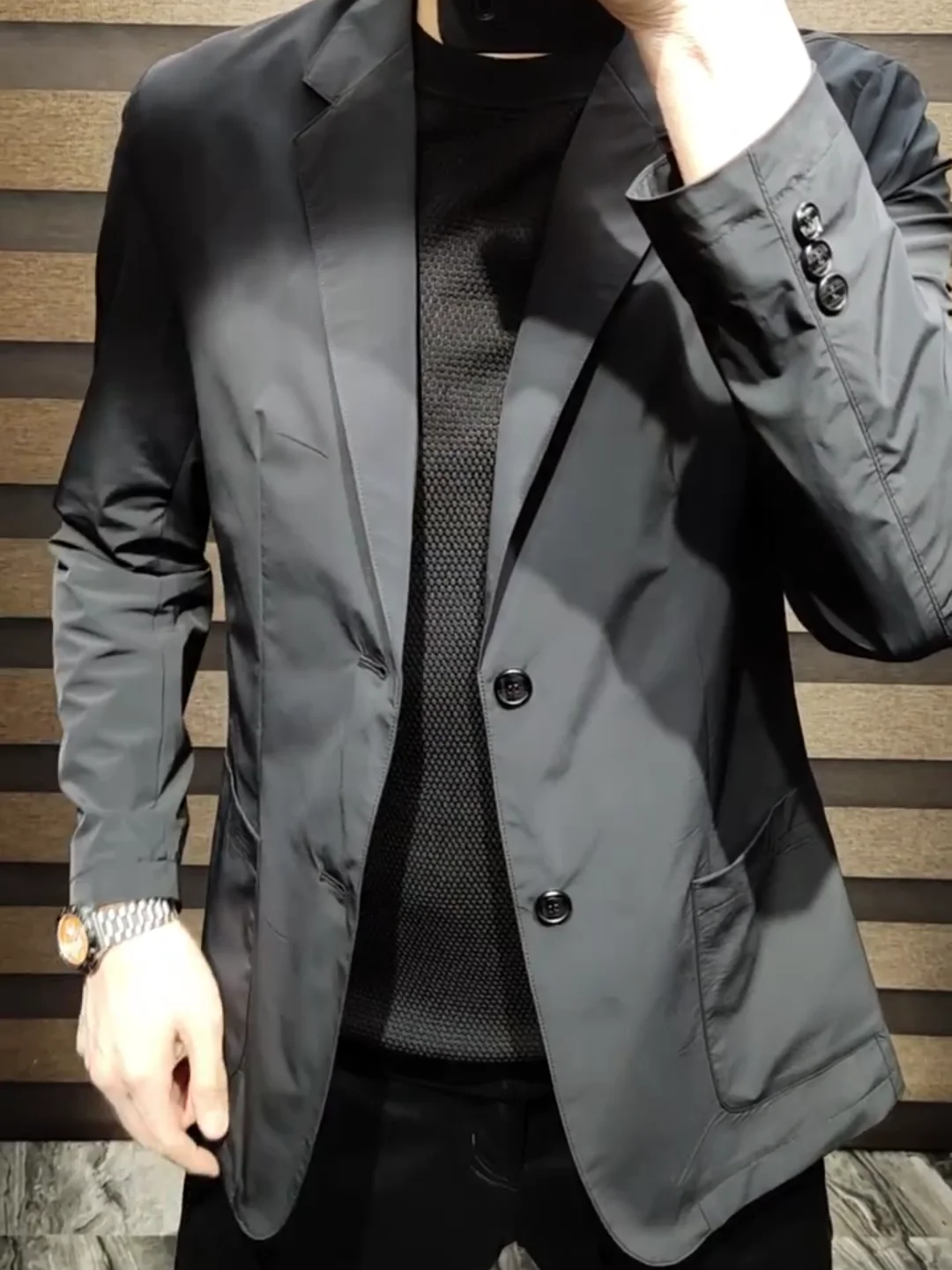 Новый мужской универсальный эластичный дышащий костюм высокого качества для весны и осени, модный, приталенный, повседневный, с длинным рукавом, для бизнеса
Новый мужской универсальный эластичный дышащий костюм высокого качества для весны и осени, модный, приталенный, повседневный, с длинным рукавом, для бизнеса