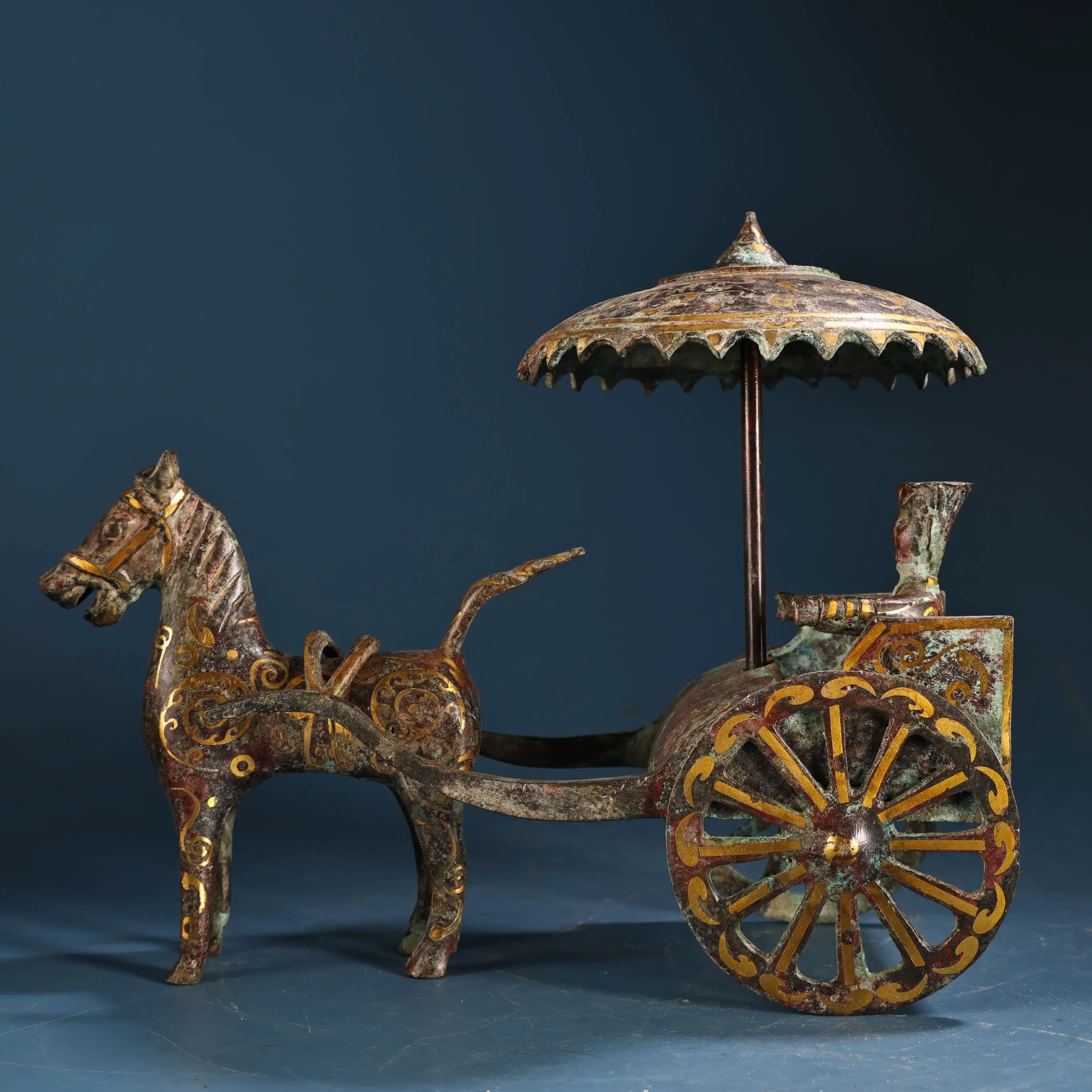 Tibet Folk Old Bronze Gilded Inscription Oracle Bone Script Pattern Horse Drawn Cart Statue Ancient Chariots Amass wealth
Tibet Folk Old Bronze Gilded Inscription Oracle Bone Script Pattern Horse Drawn Cart Statue Ancient Chariots Amass wealth