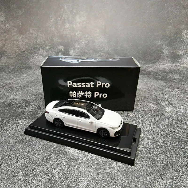 1:64 Scale PASSAT Pro Simulation Alloy Car Model Static Display Collectible Toy Gift Souvenir Decoration
1:64 Scale PASSAT Pro Simulation Alloy Car Model Static Display Collectible Toy Gift Souvenir Decoration