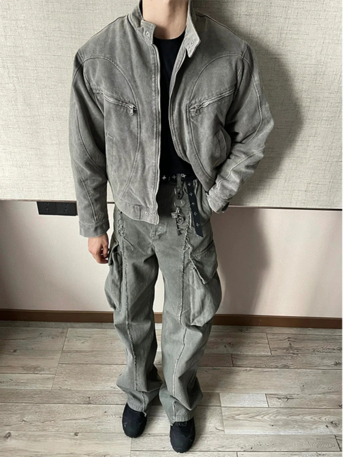 Waed Heavyweight Denim Bomber Jaet for Men Spring Autumn Sle Hip Haome Detroit Workwear Jaet Loose Fit Cotton 00%
Waed Heavyweight Denim Bomber Jaet for Men Spring Autumn Sle Hip Haome Detroit Workwear Jaet Loose Fit Cotton 00%