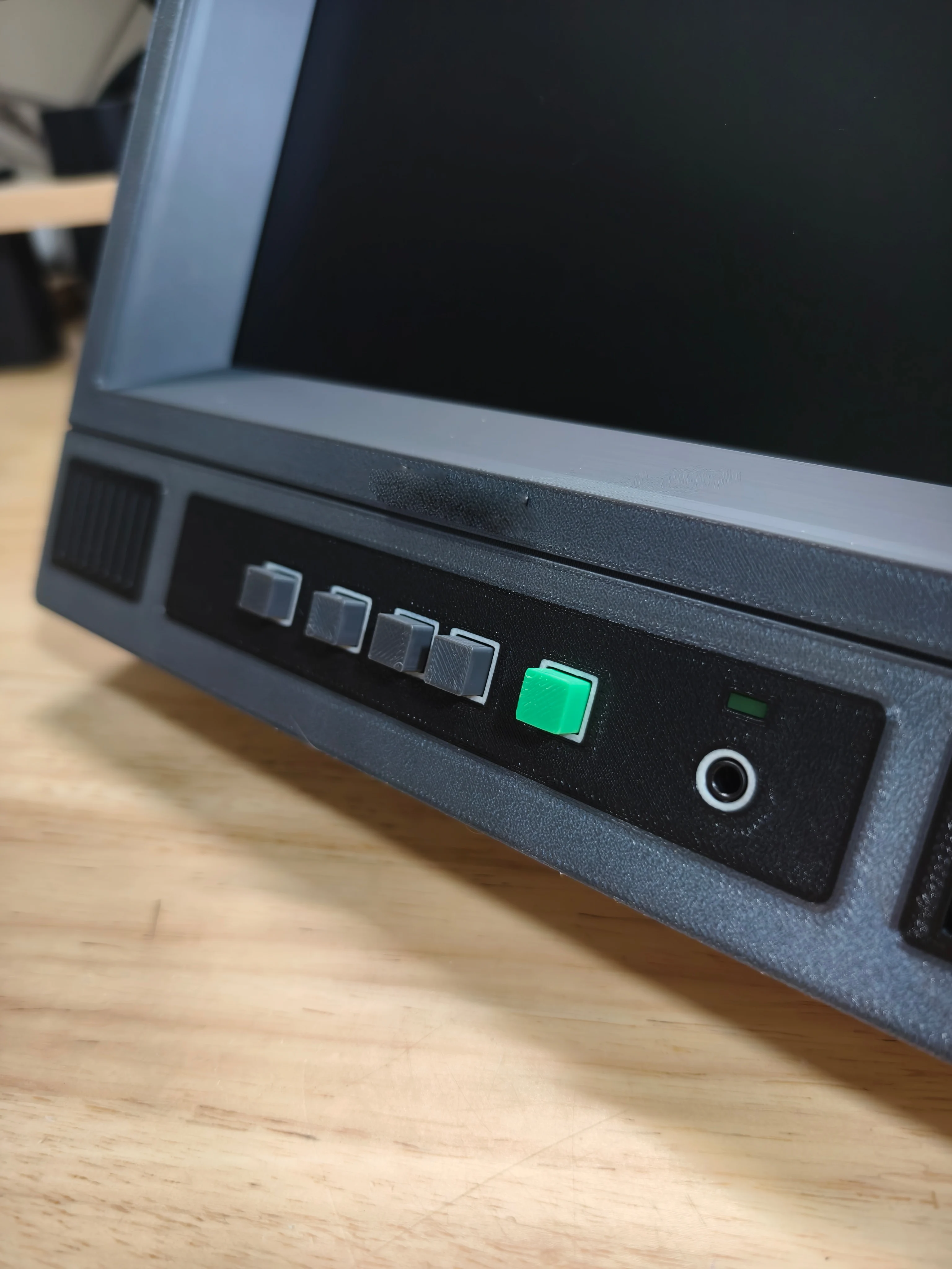 CRT Monitor Style 10.4 InchRetro Arcade Game Console Portable Display Mini Monitor With Stereo For P1/PONE/P2/P3 ALL SERISE
CRT Monitor Style 10.4 InchRetro Arcade Game Console Portable Display Mini Monitor With Stereo For P1/PONE/P2/P3 ALL SERISE