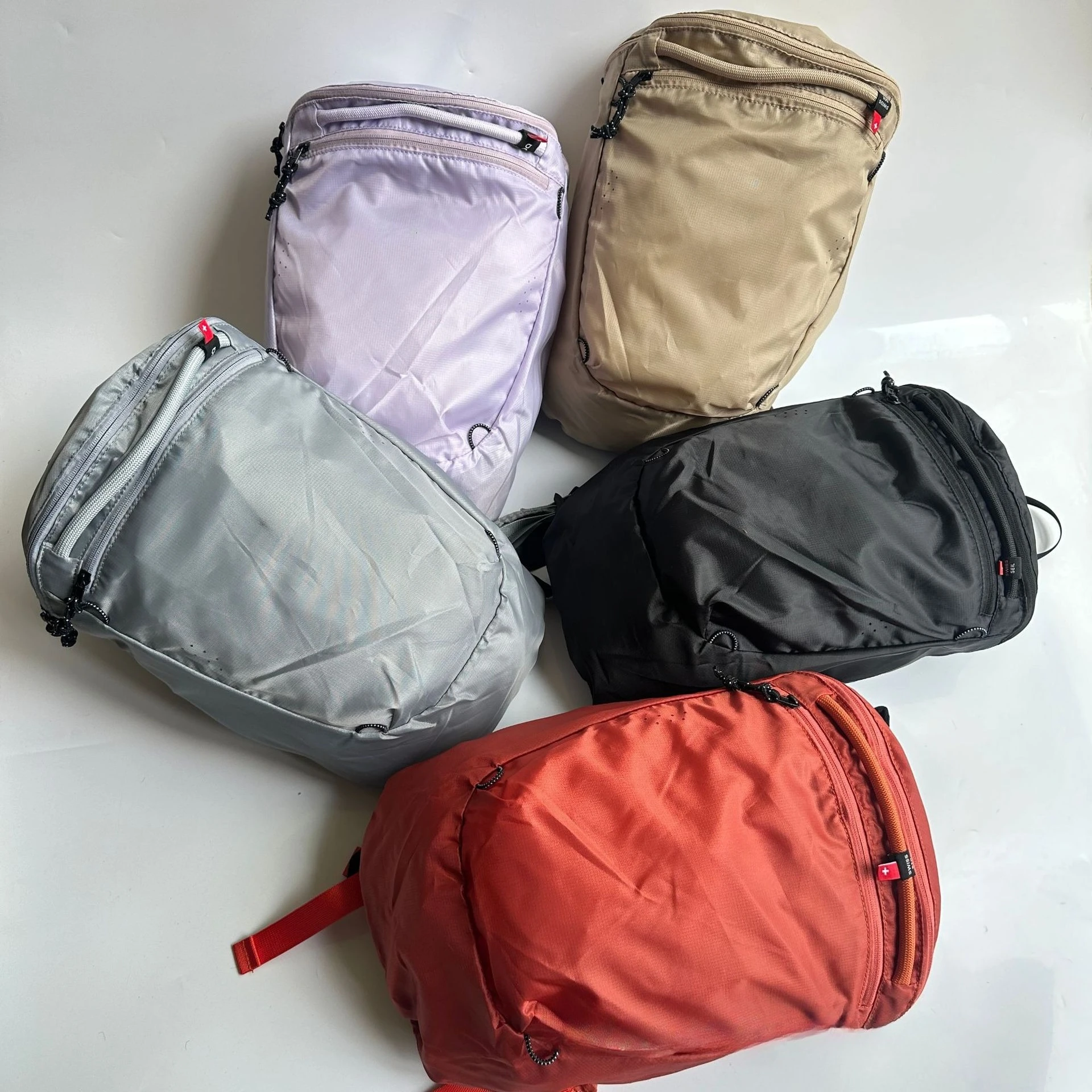 High Quality Waterproof Casual Men's Backpack Lightweight Large Capacity Outdoor Commuter Travel Women's Backpack Fitness Bag
High Quality Waterproof Casual Men's Backpack Lightweight Large Capacity Outdoor Commuter Travel Women's Backpack Fitness Bag