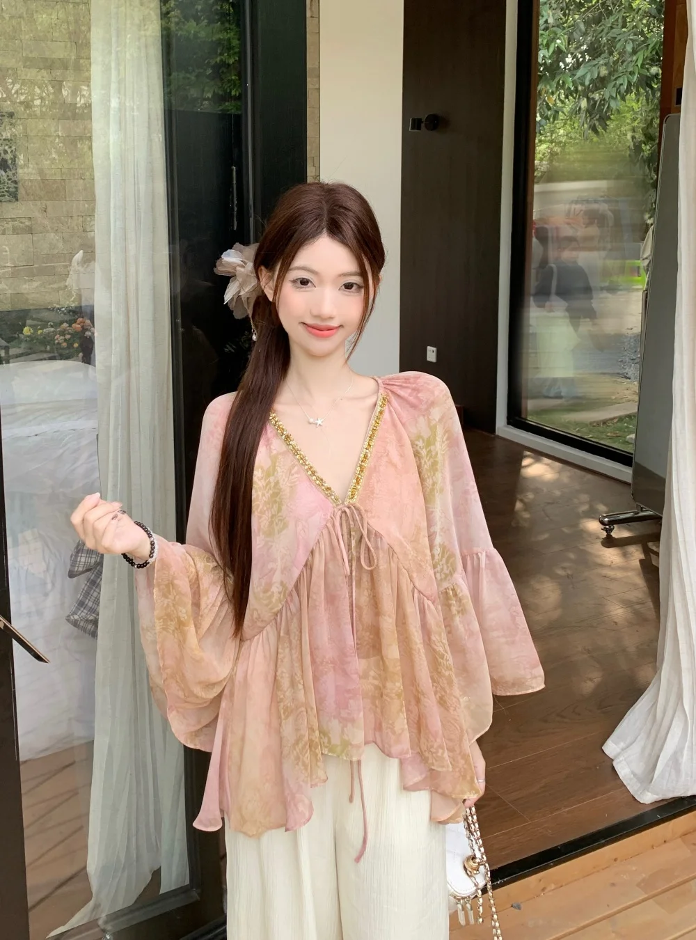 Women's Spring Summer Elegant V Neck Blouse Lady Streetwear Sequined Collar Pullover Loose Floral Shirt Top
Women's Spring Summer Elegant V Neck Blouse Lady Streetwear Sequined Collar Pullover Loose Floral Shirt Top