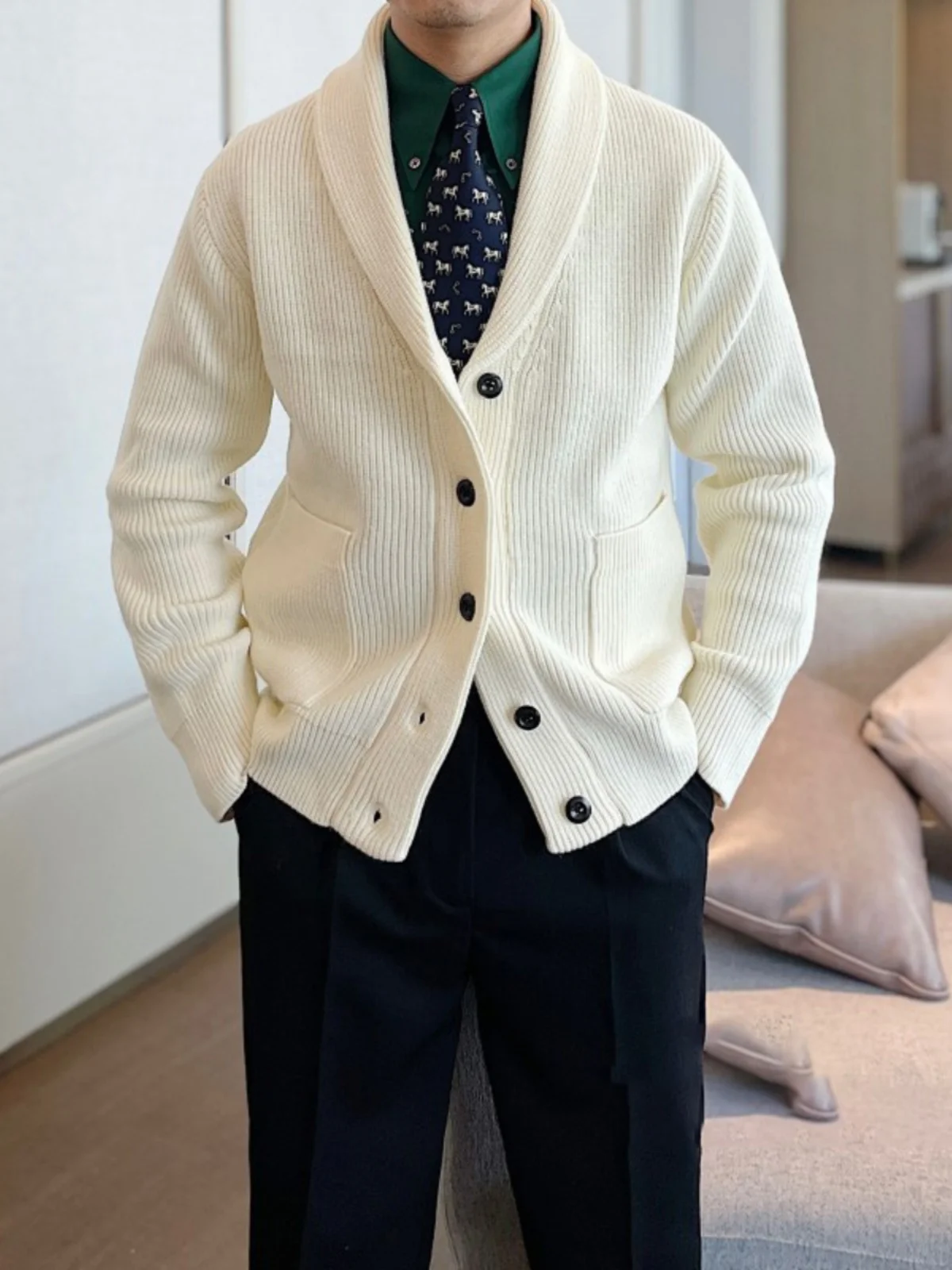 Briti Sle теплый вязаный свитер пальто мужской Faion приталенный воротник Busin Sle Long Sve осенняя верхняя одежда кардиган
Briti Sle теплый вязаный свитер пальто мужской Faion приталенный воротник Busin Sle Long Sve осенняя верхняя одежда кардиган