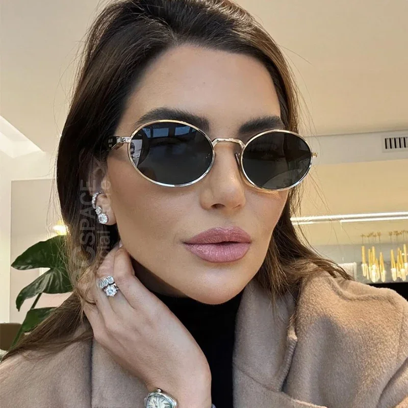lunette de soleil luxe Sunglasses Female 2024 Sun eyeglass WOMEN Retro Punk Eyewear Vacation Sand Party 301161
lunette de soleil luxe Sunglasses Female 2024 Sun eyeglass WOMEN Retro Punk Eyewear Vacation Sand Party 301161