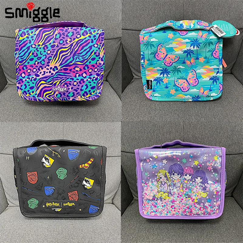 Оригинальная австралийская сумка через плечо Smiggle, милая вместительная сумка для мытья, Студенческая дорожная сумка для макияжа, подарок для студента, подарок
Оригинальная австралийская сумка через плечо Smiggle, милая вместительная сумка для мытья, Студенческая дорожная сумка для макияжа, подарок для студента, подарок