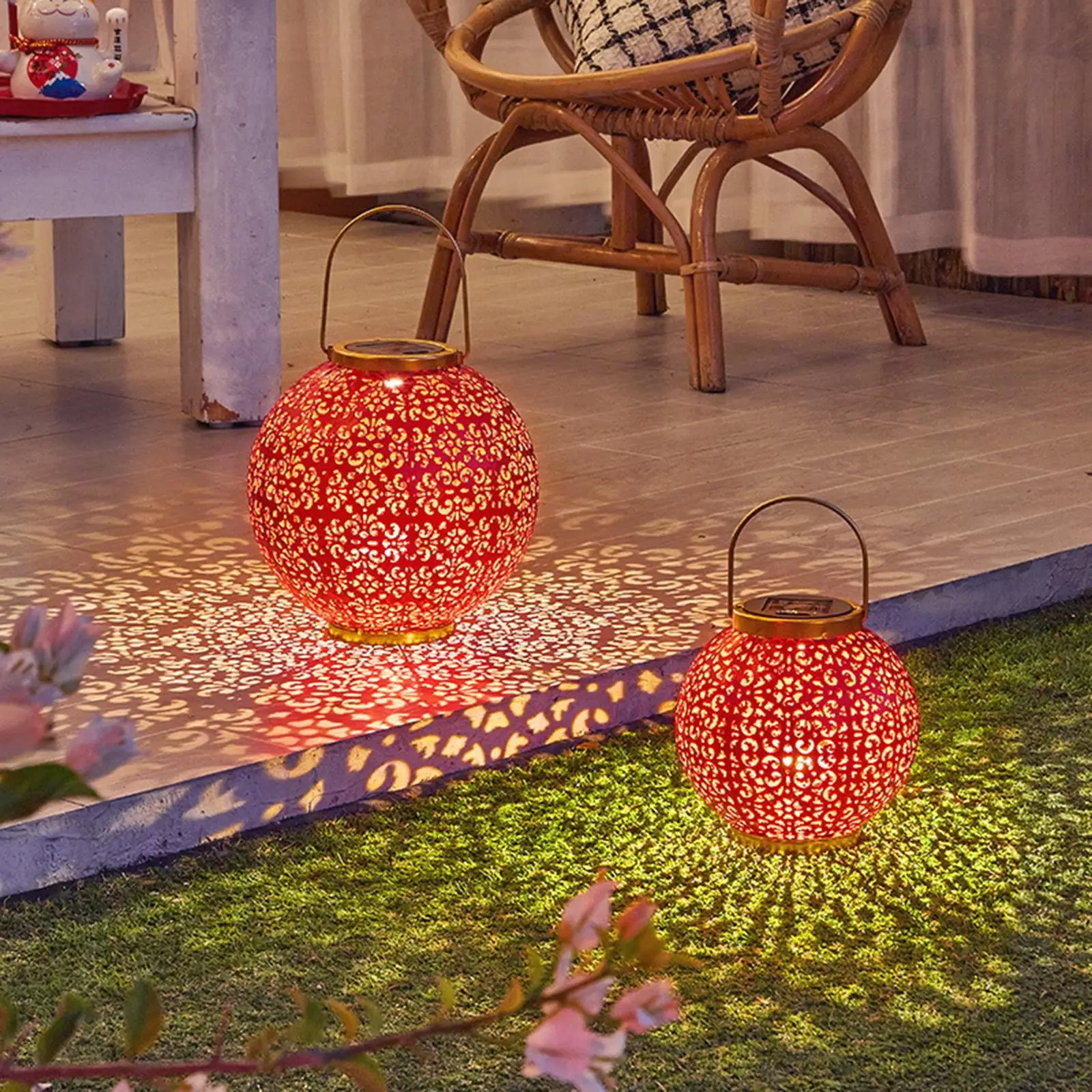 Solar Lantern Outdoor Waterproof Chinese Lantern for Garden New
Solar Lantern Outdoor Waterproof Chinese Lantern for Garden New