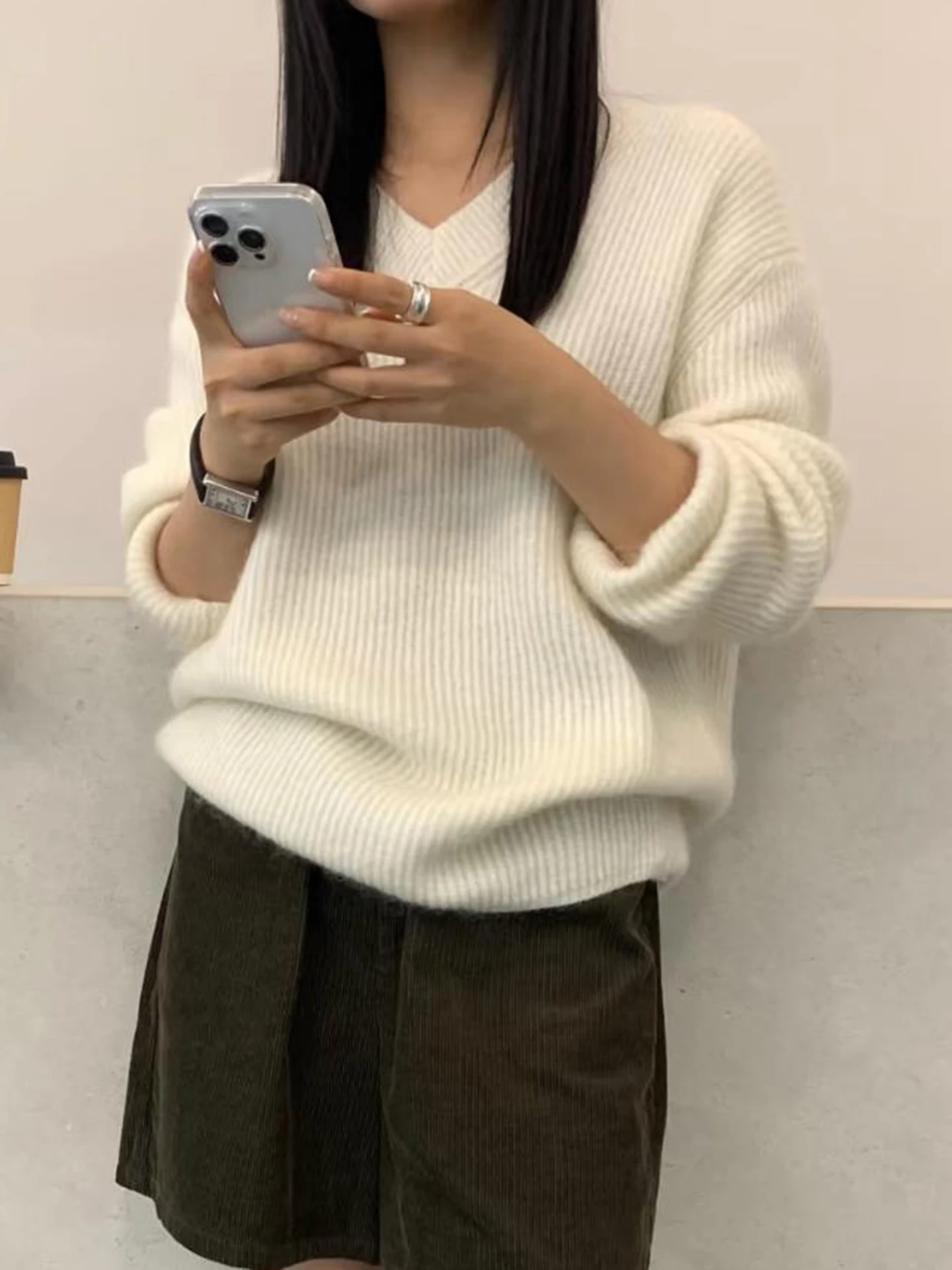 Ladies 100% Merino Wool Solid Color V-neck Knit Pullover Long Sleeves Cable Casual Clothing Autumn Winter Warm Comfortable Top
Ladies 100% Merino Wool Solid Color V-neck Knit Pullover Long Sleeves Cable Casual Clothing Autumn Winter Warm Comfortable Top