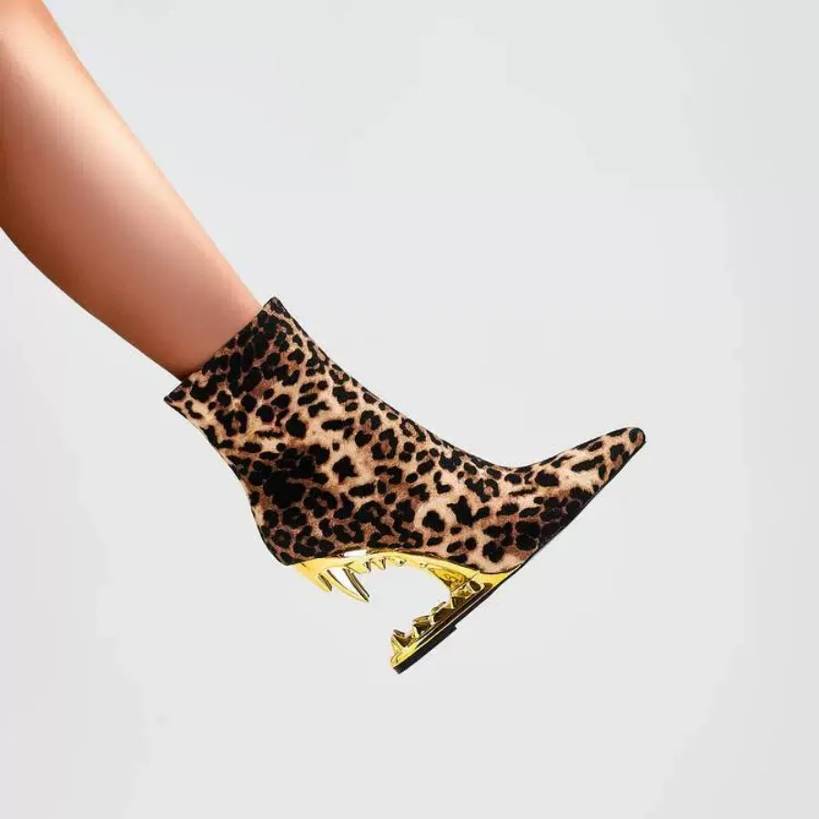 Leopard Print Velvet Pointed Toe Ankle Boots Women Unique Gold Tooth Wedge Heel Fashion Party Dress Shoes Booties
Leopard Print Velvet Pointed Toe Ankle Boots Women Unique Gold Tooth Wedge Heel Fashion Party Dress Shoes Booties