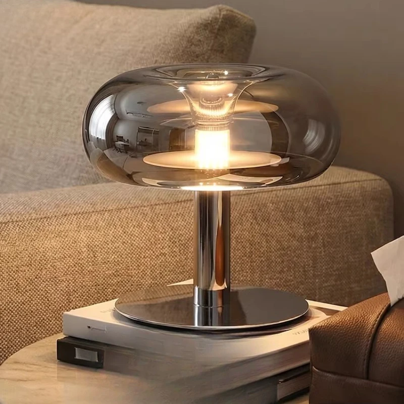 Итальянская настольная лампа в стиле лайт-люкс для спальни, прикроватная лампа, креативная лампа в форме медузы или гриба, атмосферная лампа для гостиной.
Итальянская настольная лампа в стиле лайт-люкс для спальни, прикроватная лампа, креативная лампа в форме медузы или гриба, атмосферная лампа для гостиной.