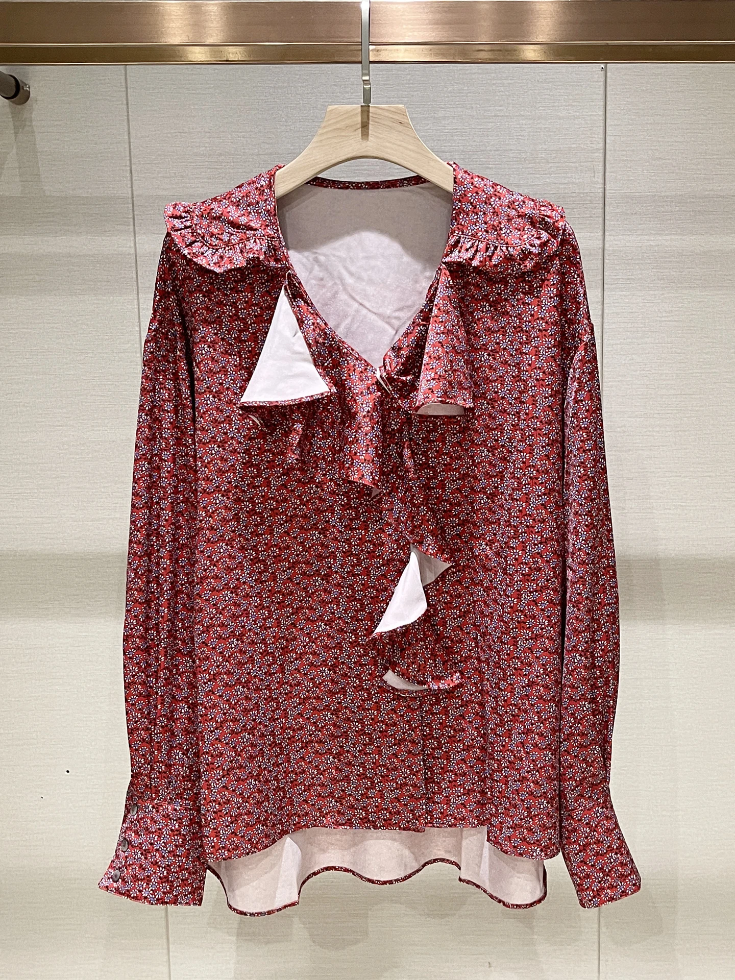 Женский повседневный топ с милым цветочным принтом irt V-Ne Bell Sve Gentle Sle Age-Defng, легкий, с уникальным подолом
Женский повседневный топ с милым цветочным принтом irt V-Ne Bell Sve Gentle Sle Age-Defng, легкий, с уникальным подолом