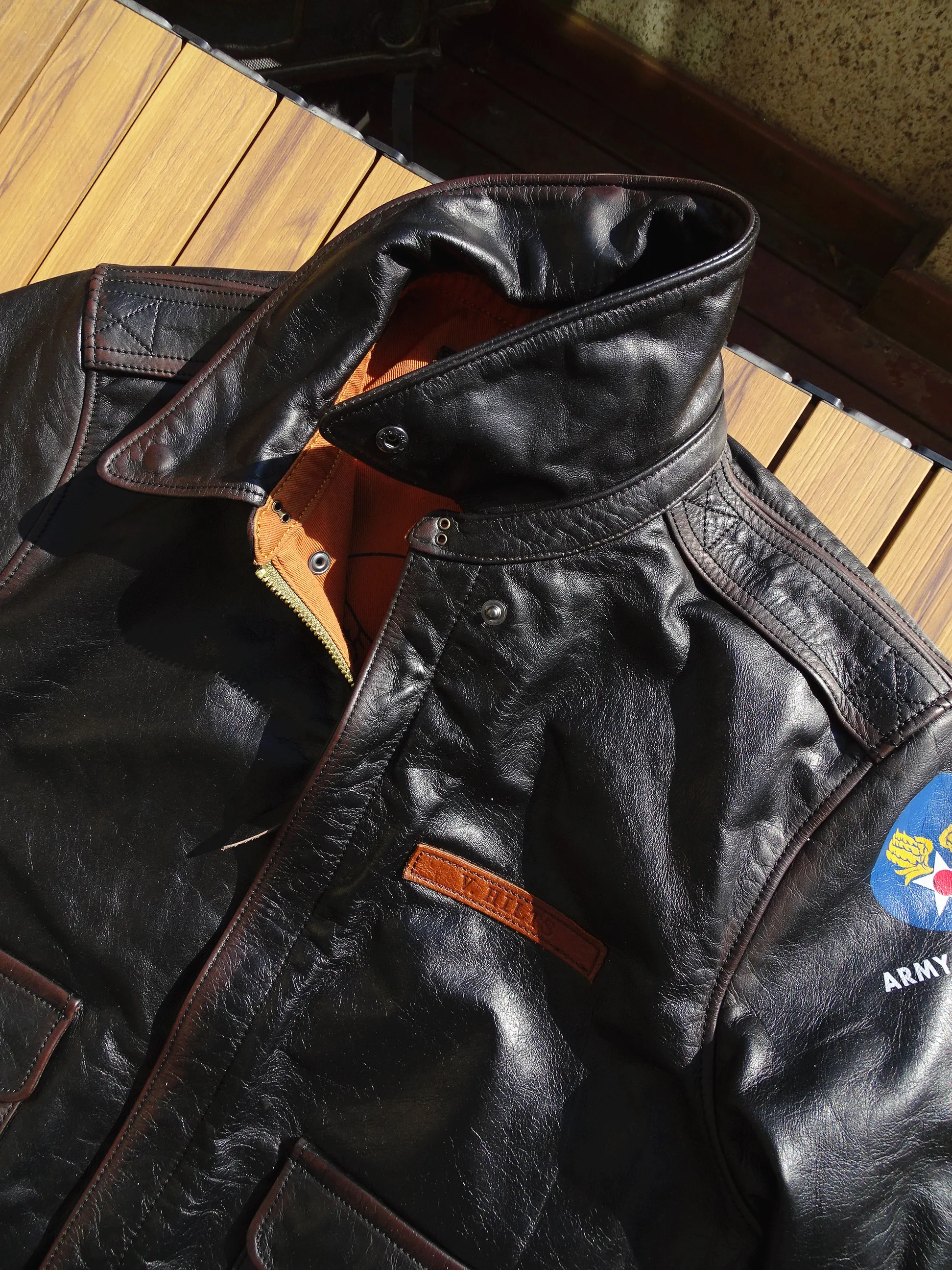 Eastman Great Escape A2 flight suit washed and made old American retro softened tea core small baby horse leather jacket men
Eastman Great Escape A2 flight suit washed and made old American retro softened tea core small baby horse leather jacket men