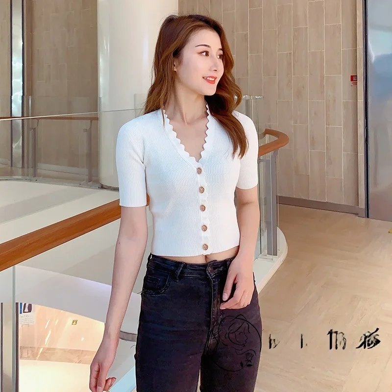 Fashionable Slim Fit V-Neck Short Sleeve Knitted Open Cardigan Women's Top Elegant Casual French Style 2025 Autumn New Arrival
Fashionable Slim Fit V-Neck Short Sleeve Knitted Open Cardigan Women's Top Elegant Casual French Style 2025 Autumn New Arrival