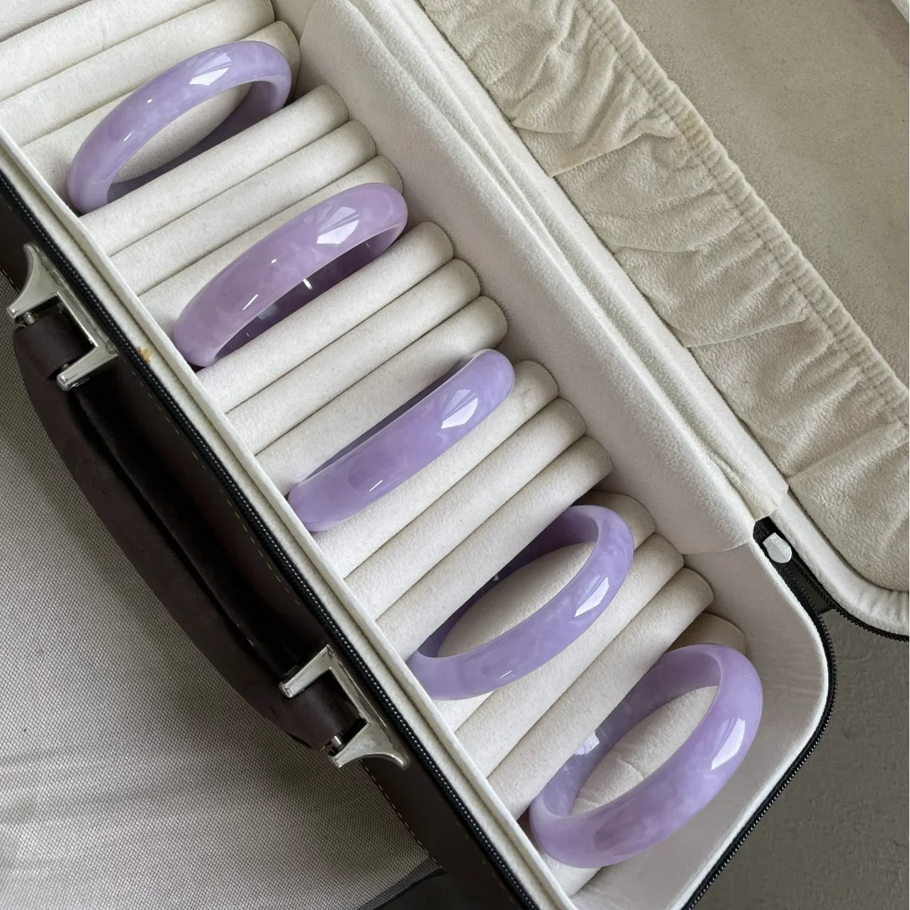 New jadeite purple bracelet girl spring color ice waxy violet lucky high-end flat strip dress
New jadeite purple bracelet girl spring color ice waxy violet lucky high-end flat strip dress