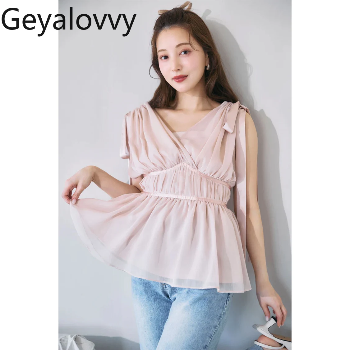 Women's Tops Summer Bow Tie Sweet Elegant Blouse Femme V Neck Shirt Waist-Cinching Japanese Style Sleeveless Chiffon Blouse
Women's Tops Summer Bow Tie Sweet Elegant Blouse Femme V Neck Shirt Waist-Cinching Japanese Style Sleeveless Chiffon Blouse