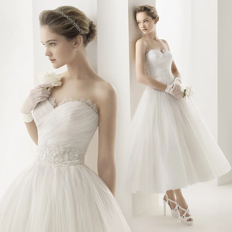 Strapless Fashion Simple Lace Wedding Dress Fluffy Dress Bridal Mid To Long Length Elegant Hosting Style Dress Customized 
Strapless Fashion Simple Lace Wedding Dress Fluffy Dress Bridal Mid To Long Length Elegant Hosting Style Dress Customized
