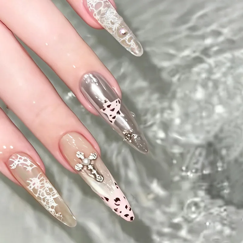 24PCS Pink Leopard Lace Press on Nails Silver Cross Star Rhinestone False Nails Long Stiletto and Almond Shimmer for Y2K Gothic
24PCS Pink Leopard Lace Press on Nails Silver Cross Star Rhinestone False Nails Long Stiletto and Almond Shimmer for Y2K Gothic
