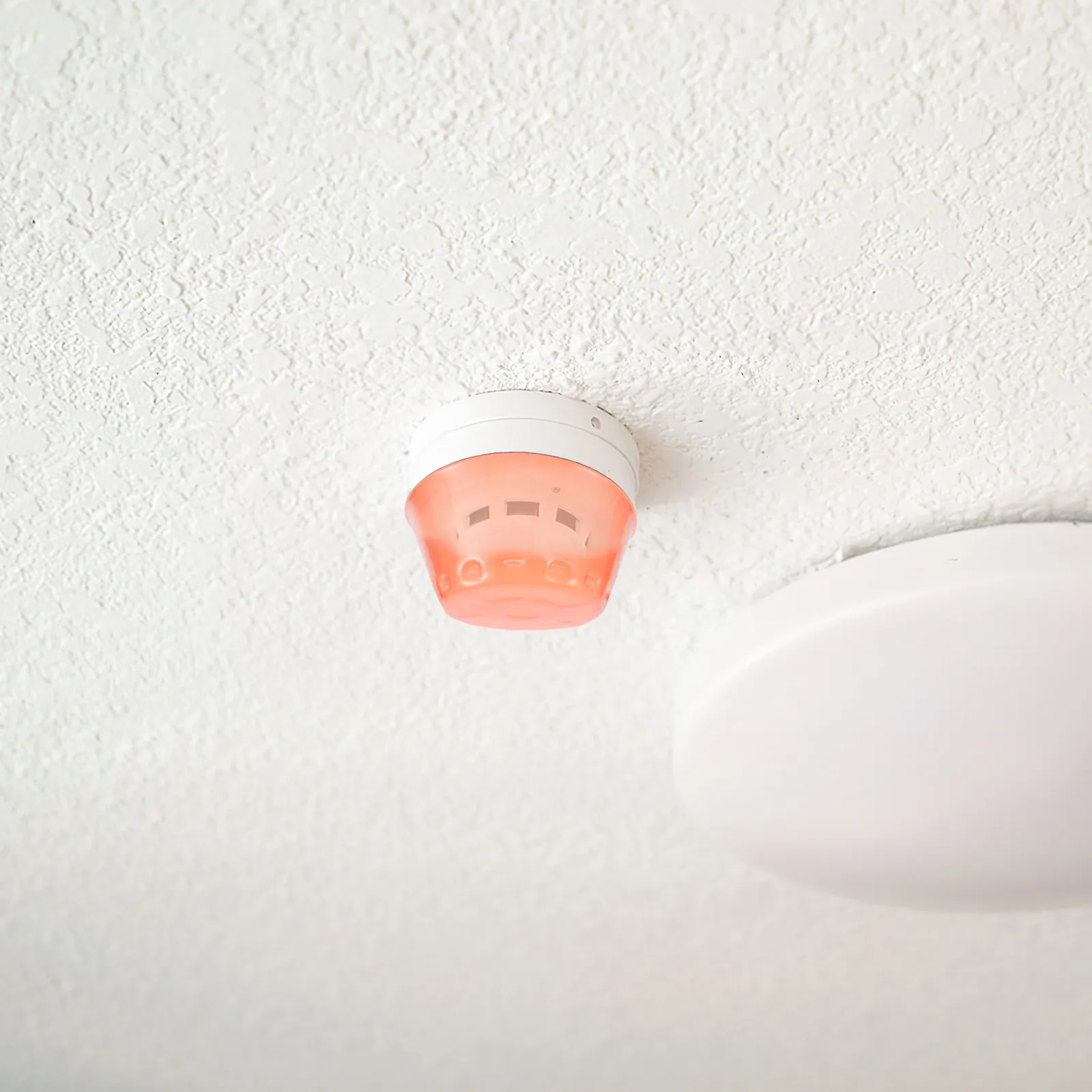 4Pcs Plastic Smoke Detectors Covers Protective Caps Fire Alarm Guard Kitchen Cooking Baking Prevention Safety