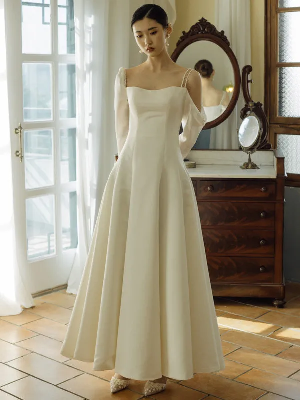 Simplified Bridal Gown in Satin with Strap Vintage White Slimming Wedding Dress Travel Photography Small Ceremony Summer Outfit
Simplified Bridal Gown in Satin with Strap Vintage White Slimming Wedding Dress Travel Photography Small Ceremony Summer Outfit