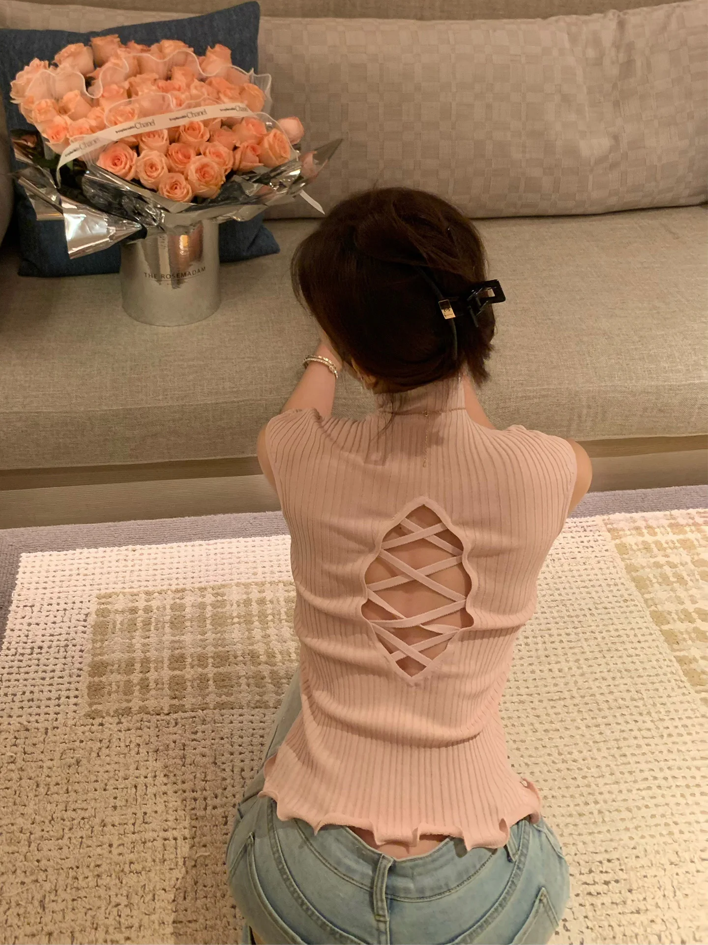 Onelady Slim Fit Sleeveless Knitted Vest Women's Spicy Backless Hollow out Strap Design Outerwear Top Fashion Spring New
Onelady Slim Fit Sleeveless Knitted Vest Women's Spicy Backless Hollow out Strap Design Outerwear Top Fashion Spring New