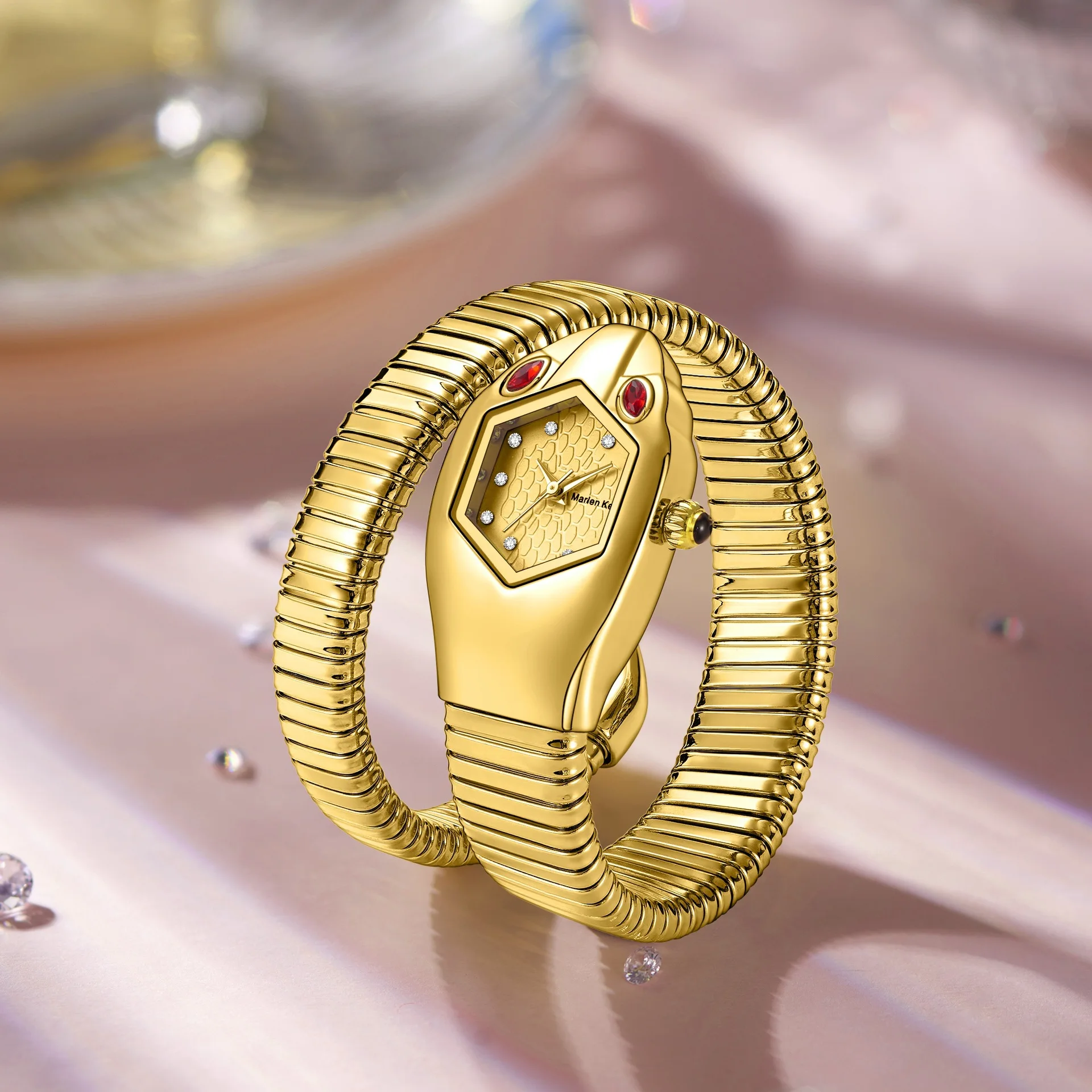 A half-circle snake-shaped cross-border best-selling diamond-engraved lady's snake watch
A half-circle snake-shaped cross-border best-selling diamond-engraved lady's snake watch