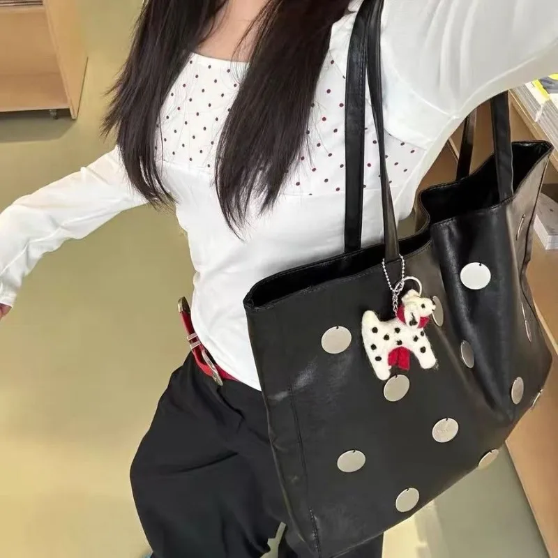 2026 Korean Designer Niche Spring and Summer New Large-capacity Shoulder Metal Sheet Decorative Soft Leather Shoulder Tote Bag
2026 Korean Designer Niche Spring and Summer New Large-capacity Shoulder Metal Sheet Decorative Soft Leather Shoulder Tote Bag
