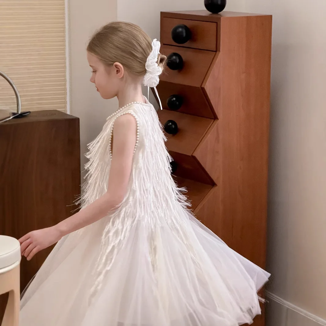 Elegant 2025 Summer Girls Dress Fringe Pearl Sleeveless Gown Little Princess Mesh Tulle Party Outfit Childrens Formal Costumes
Elegant 2025 Summer Girls Dress Fringe Pearl Sleeveless Gown Little Princess Mesh Tulle Party Outfit Childrens Formal Costumes