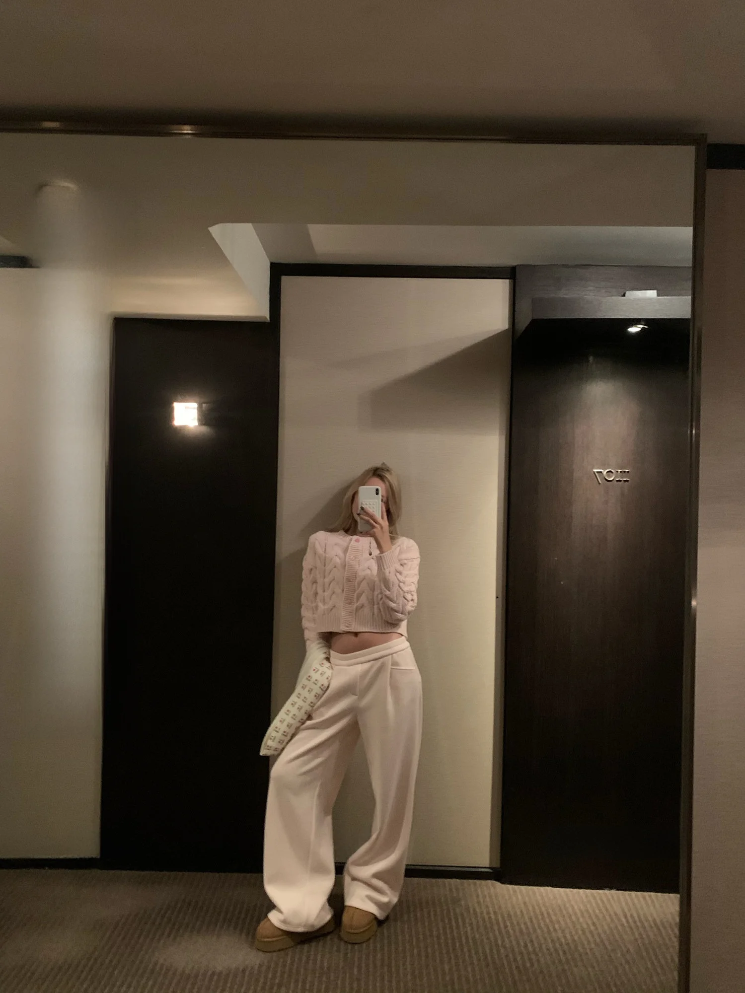 Женские повседневные брюки Anthony Fairy T Pink с драпировкой, свободные прямые брюки, новые зимние утягивающие брюки с широкими штанинами
Женские повседневные брюки Anthony Fairy T Pink с драпировкой, свободные прямые брюки, новые зимние утягивающие брюки с широкими штанинами