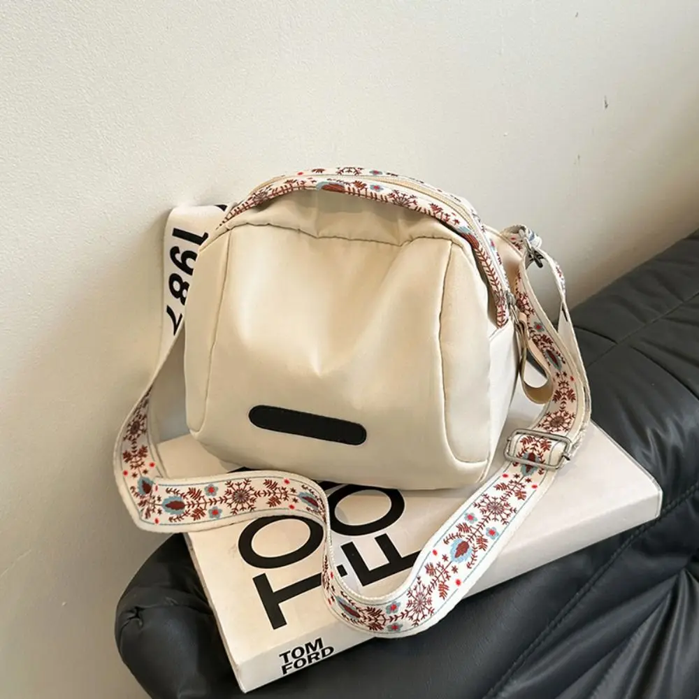 Large Capacity Crossbody Bag Large-capacity Square Shell Shape Bag Nylon Cloth Ladies Single-shoulder Bag for Women's Use
Large Capacity Crossbody Bag Large-capacity Square Shell Shape Bag Nylon Cloth Ladies Single-shoulder Bag for Women's Use