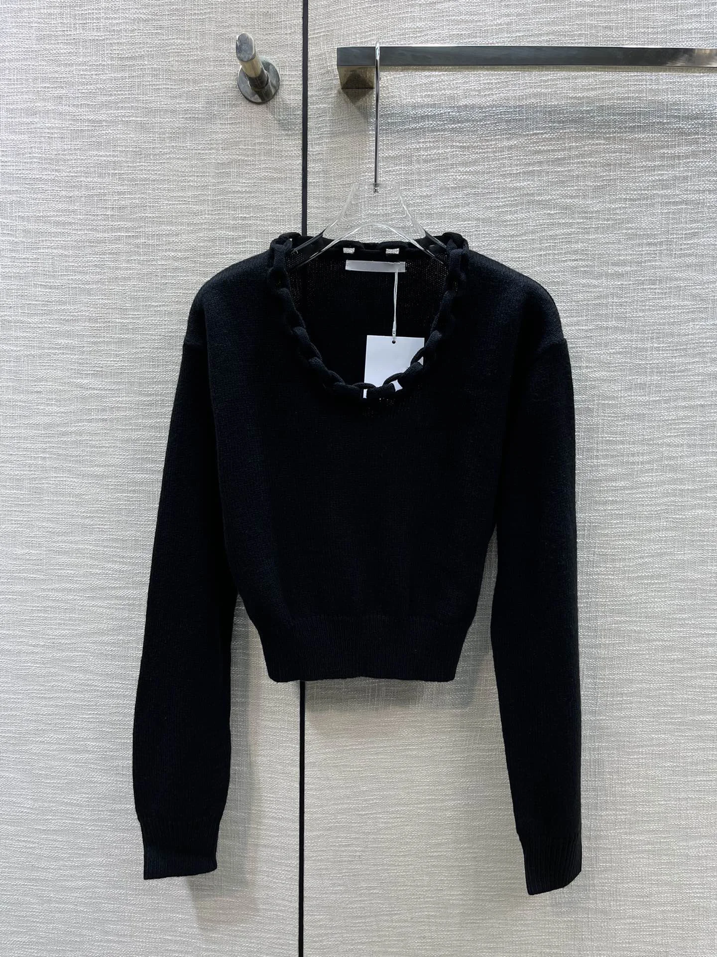 women's round neck chain hand-knitted long-sleeved sweater autumn and winter new style
women's round neck chain hand-knitted long-sleeved sweater autumn and winter new style