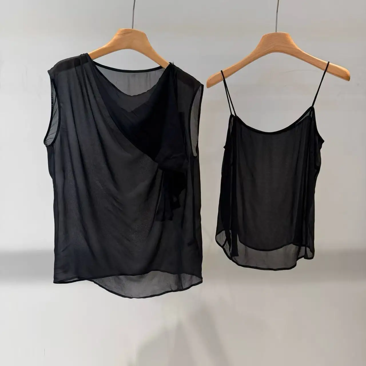 Maxdutti Women's Clothing 2026 Summer New Design Thin Sleeveless Ribbon Shirt Top For Women
Maxdutti Women's Clothing 2026 Summer New Design Thin Sleeveless Ribbon Shirt Top For Women
